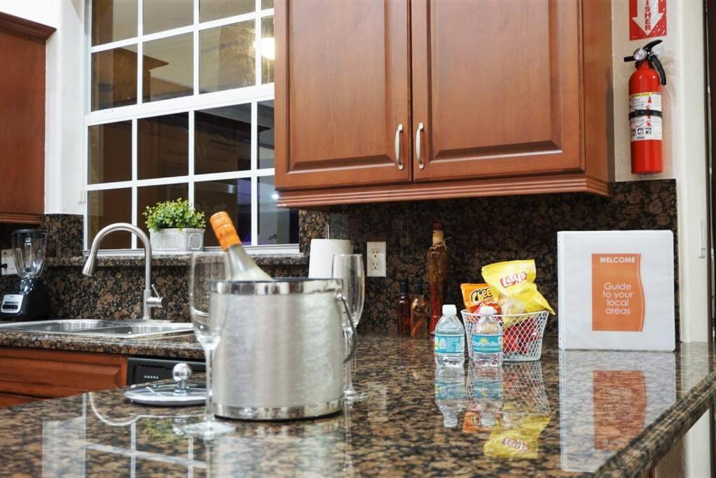 New Luxury Vacation Dream Rental- Sleeps 15! Miami Extérieur photo