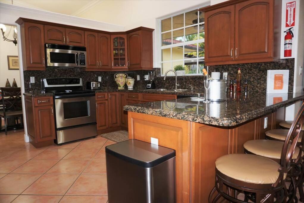 New Luxury Vacation Dream Rental- Sleeps 15! Miami Extérieur photo