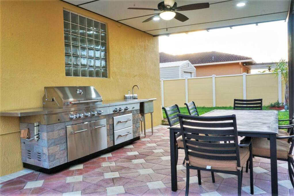 New Luxury Vacation Dream Rental- Sleeps 15! Miami Extérieur photo